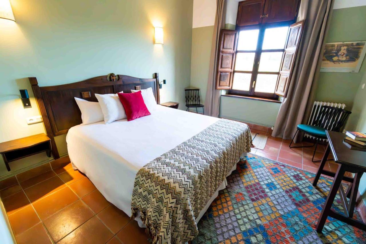 Santuario Virgen De La Fuente Hotell Peñarroya de Tastavins Eksteriør bilde